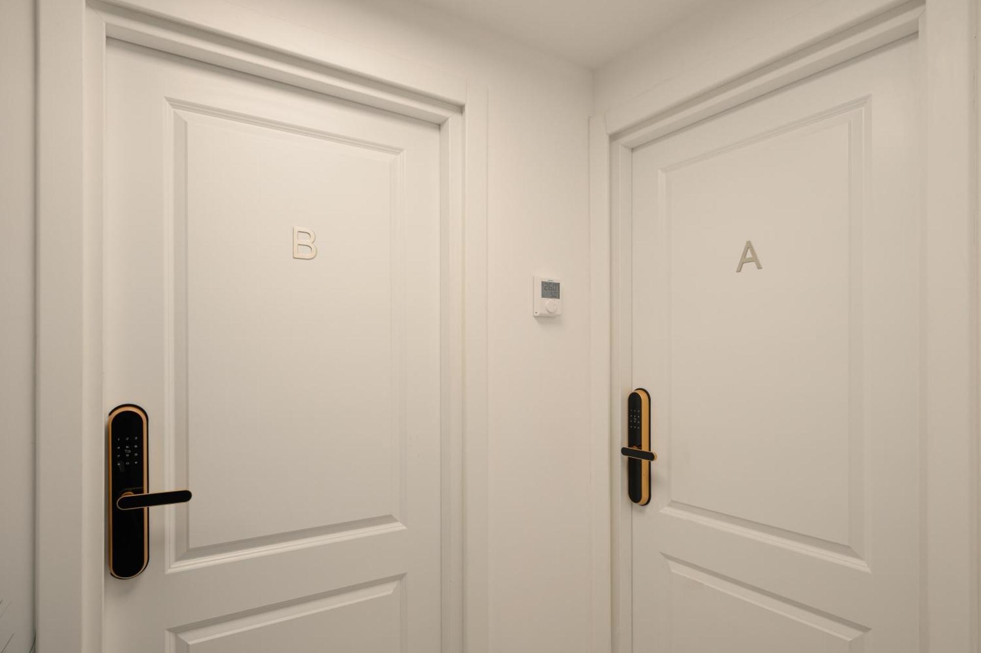 City View - Luxury Apartment A - Old City - Victoriei بوخارست المظهر الخارجي الصورة